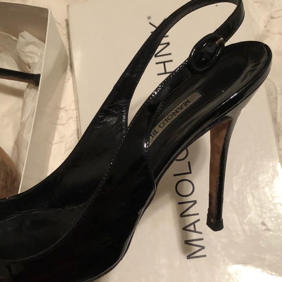 Black Patent Leather Manolo Blahnik Pumps - Picture 4 of 5